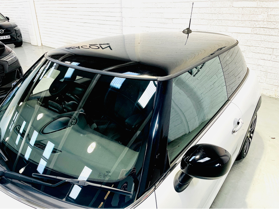 2023 MINI Cooper S - image 24