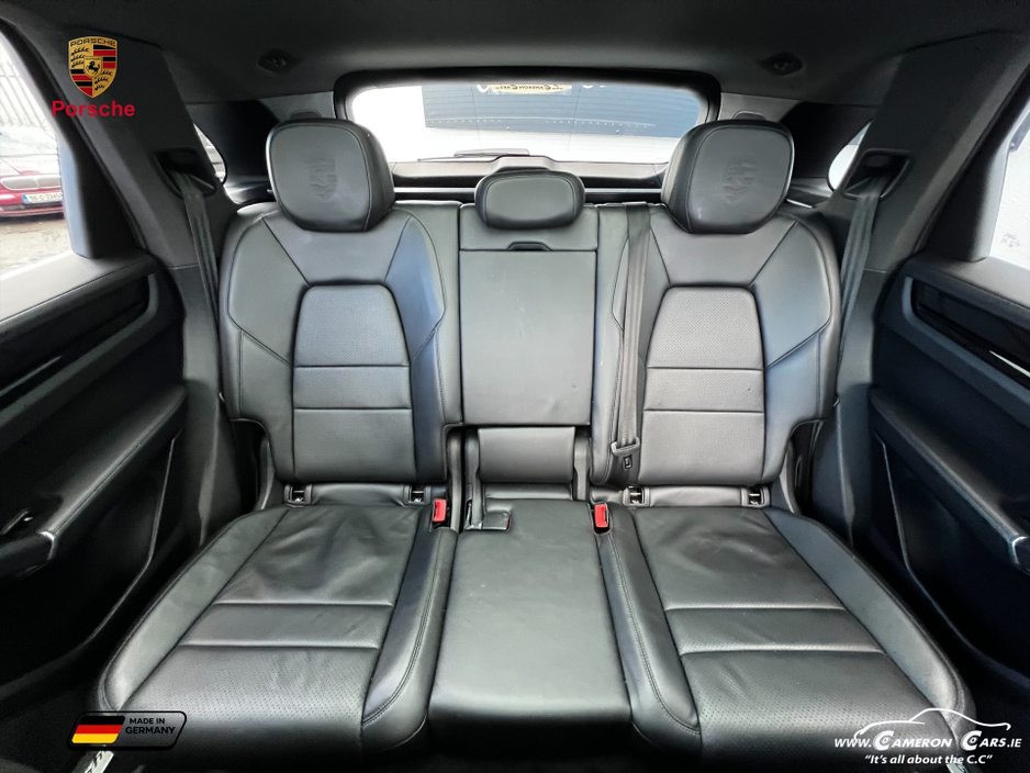 2020 Porsche Cayenne - image 23