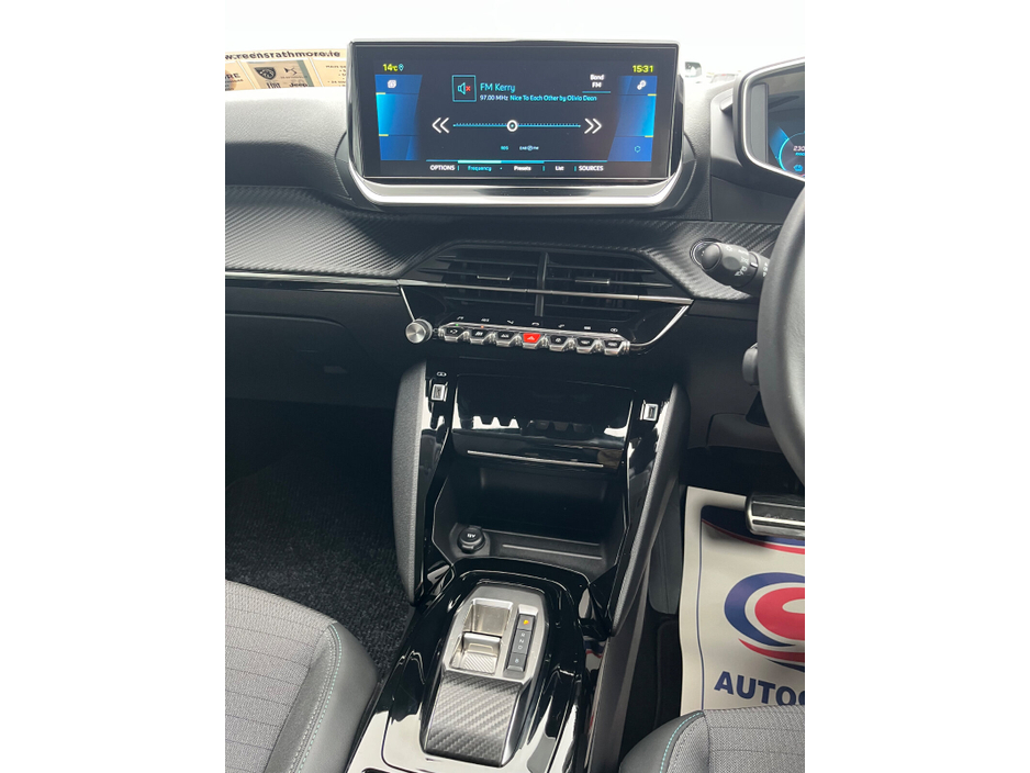 2023 Peugeot 208 - image 11