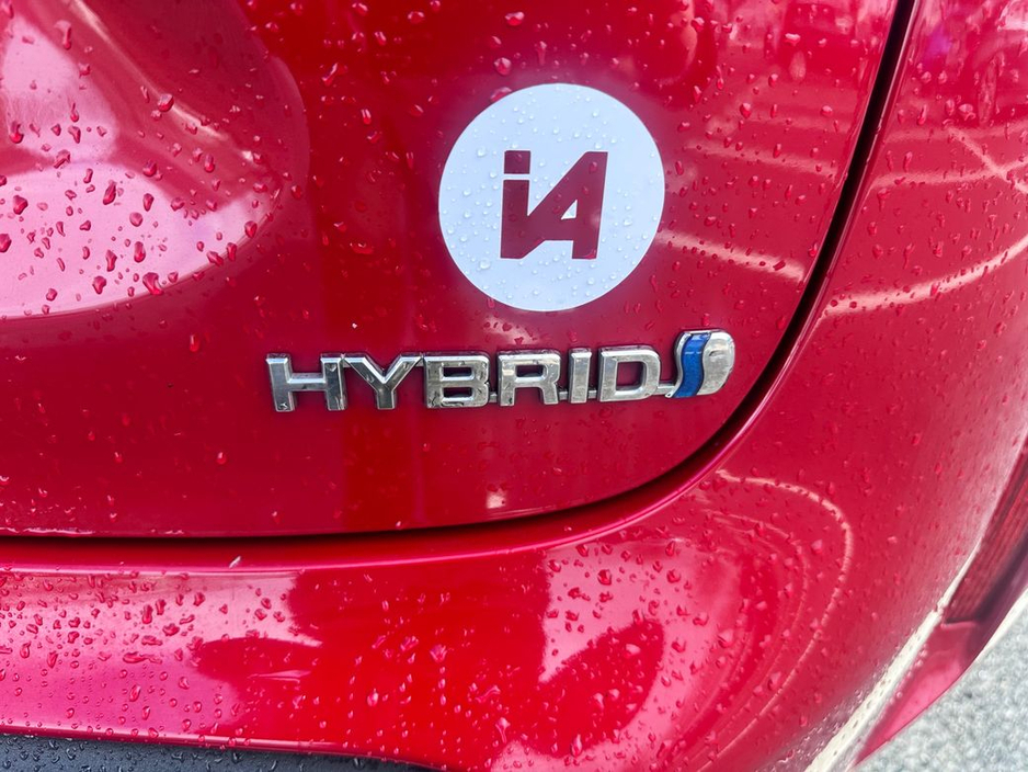 2024 Toyota Yaris Cross - image 11