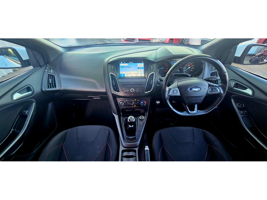 2018 Ford Focus - image 24