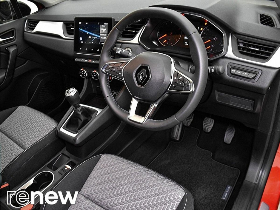 2022 Renault Captur - image 6