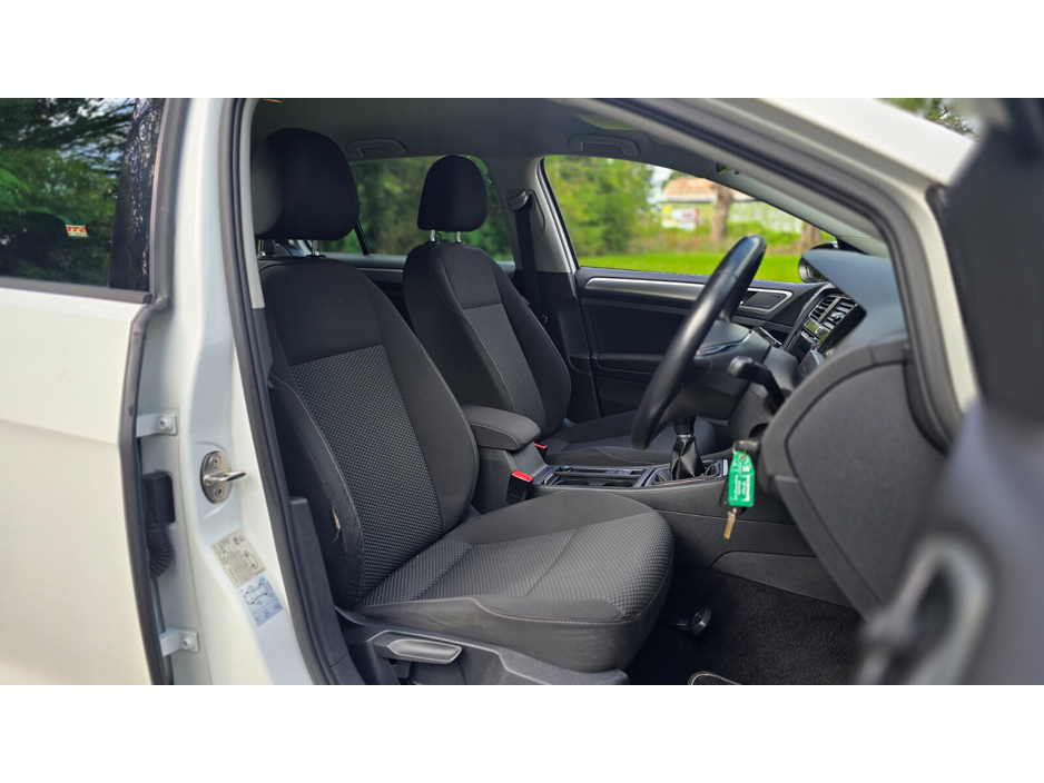 2018 Volkswagen Golf - image 10