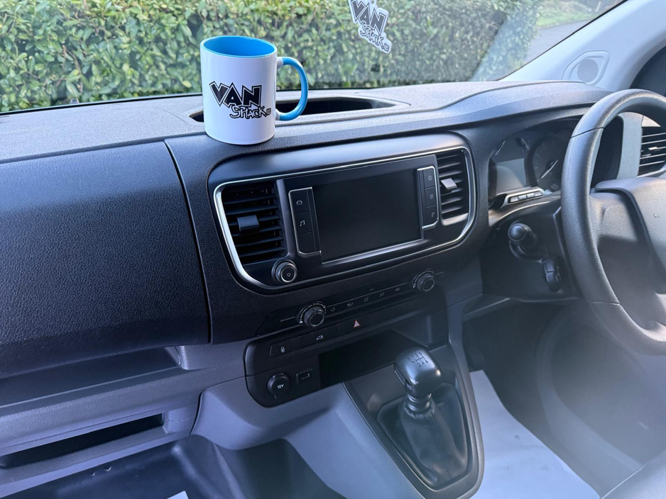 2021 Citroen Dispatch - image 12