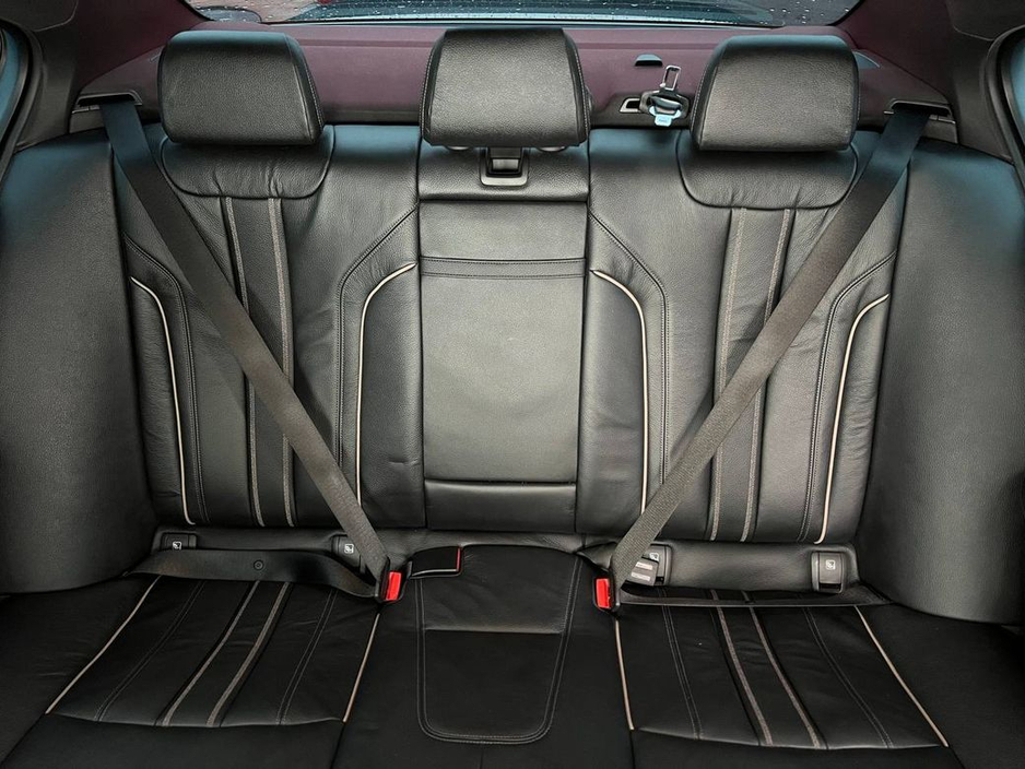 2017 BMW 5 Series - image 12