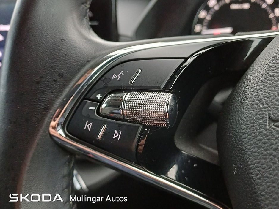 2021 Skoda Octavia - image 23