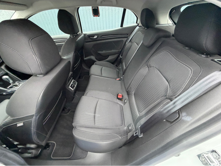 2018 Renault Megane - image 34