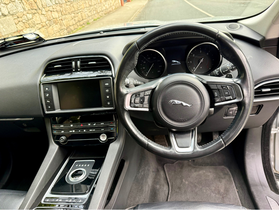 2018 Jaguar F-Pace - image 21