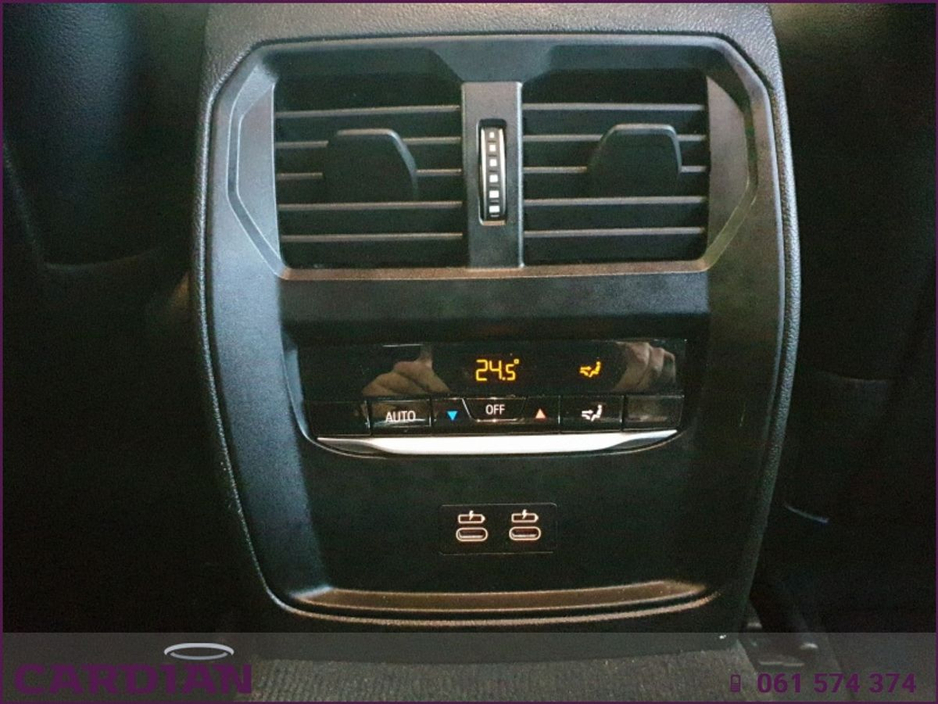 2025 BMW 3 Series - image 16