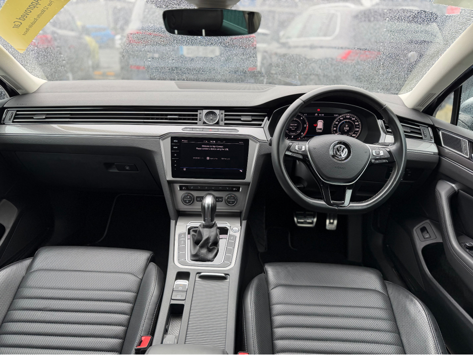 2020 Volkswagen Passat - image 47