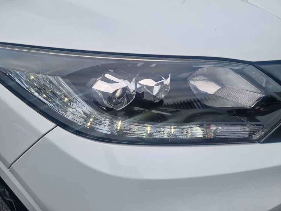 2015 Honda Vezel - image 10