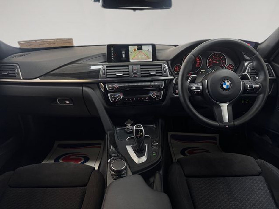 2016 BMW 3 Series - image 14