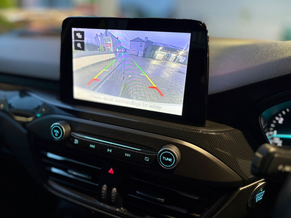 2019 Ford Focus - image 8