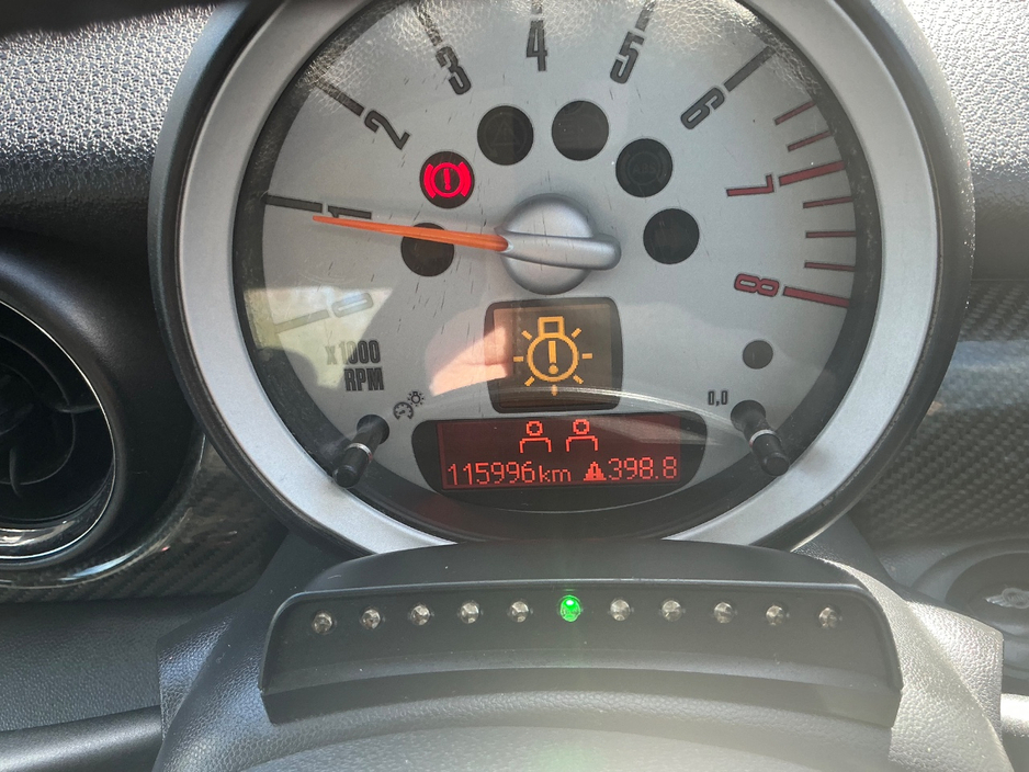 2007 MINI Hatch - image 16