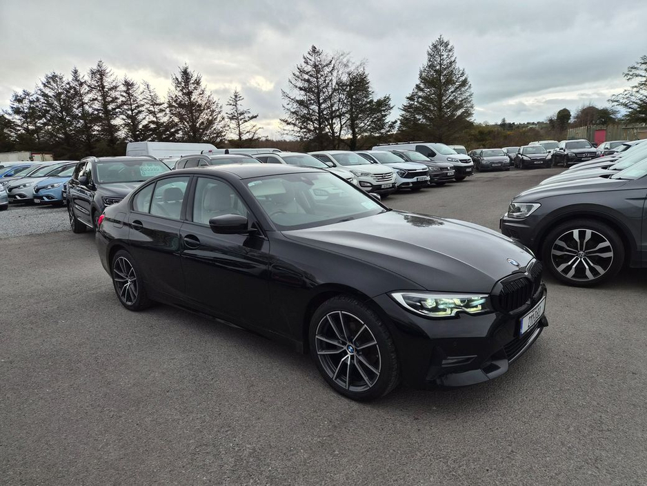 2021 BMW 3 Series - image 10