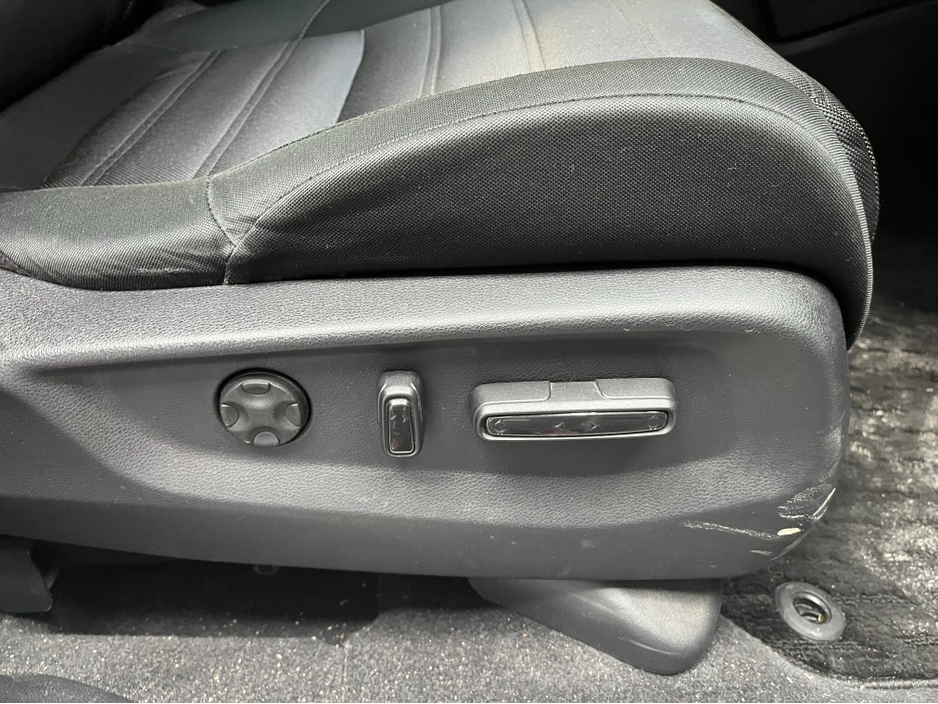 2019 Honda CR-V €26950 2019 HONDA CR-V EX HYBRID 2.0 AUTOMATIC / CRUISE CONTROL / REVERSE CAMERA / ELECTRIC MEMORY & HEATED SEATS €26,950