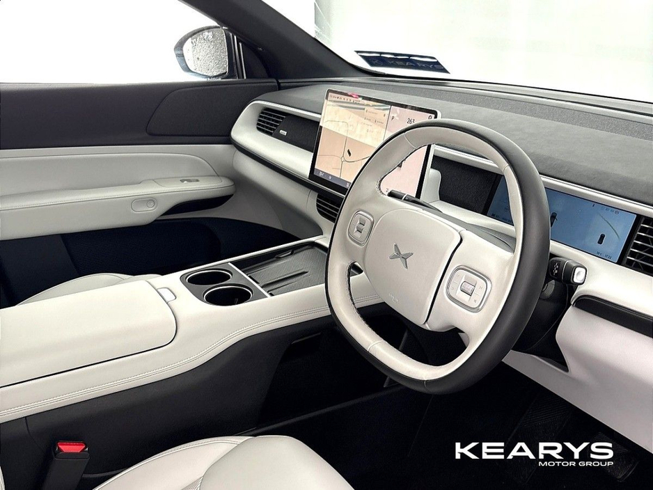 2025 Xpeng G6 - image 9