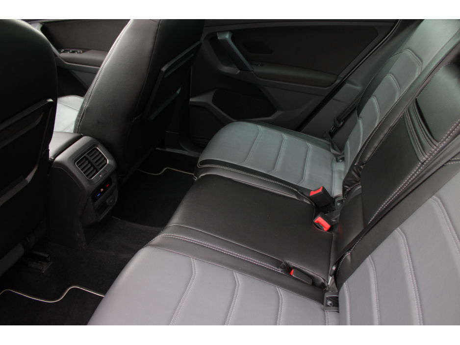 2017 Volkswagen Tiguan - image 21