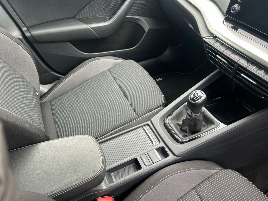 2022 Skoda Octavia - image 19