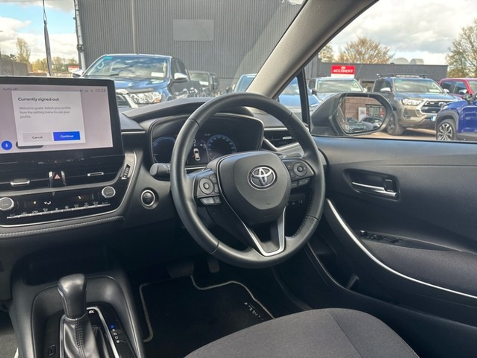 2023 Toyota Corolla - image 9