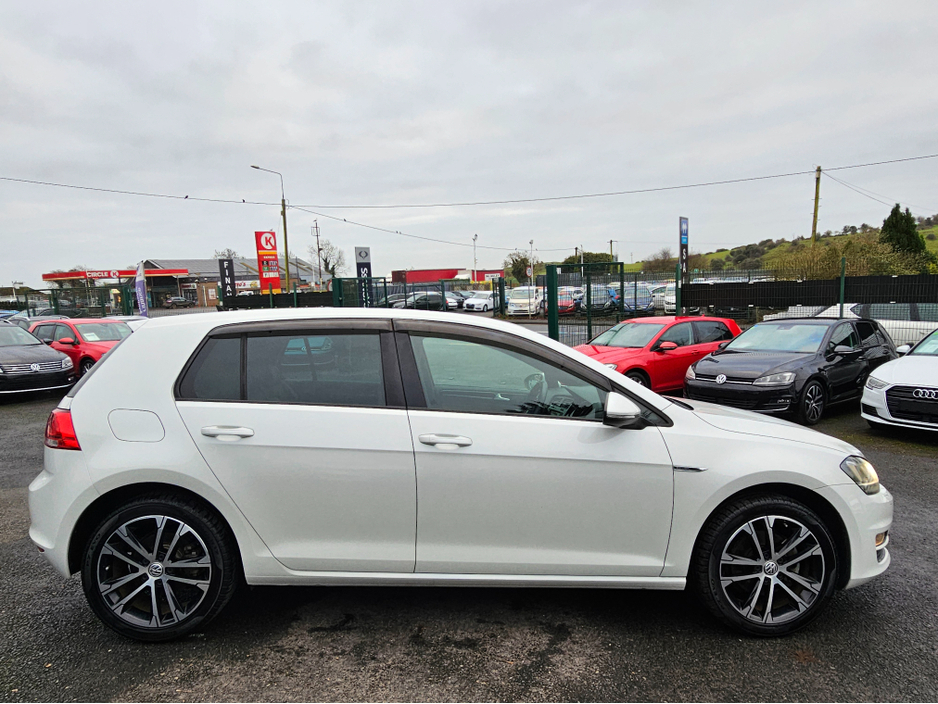 2014 Volkswagen Golf - image 5