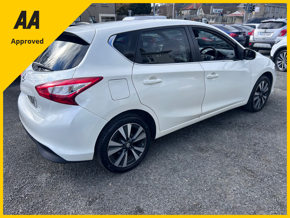 2017 Nissan Pulsar - image 18