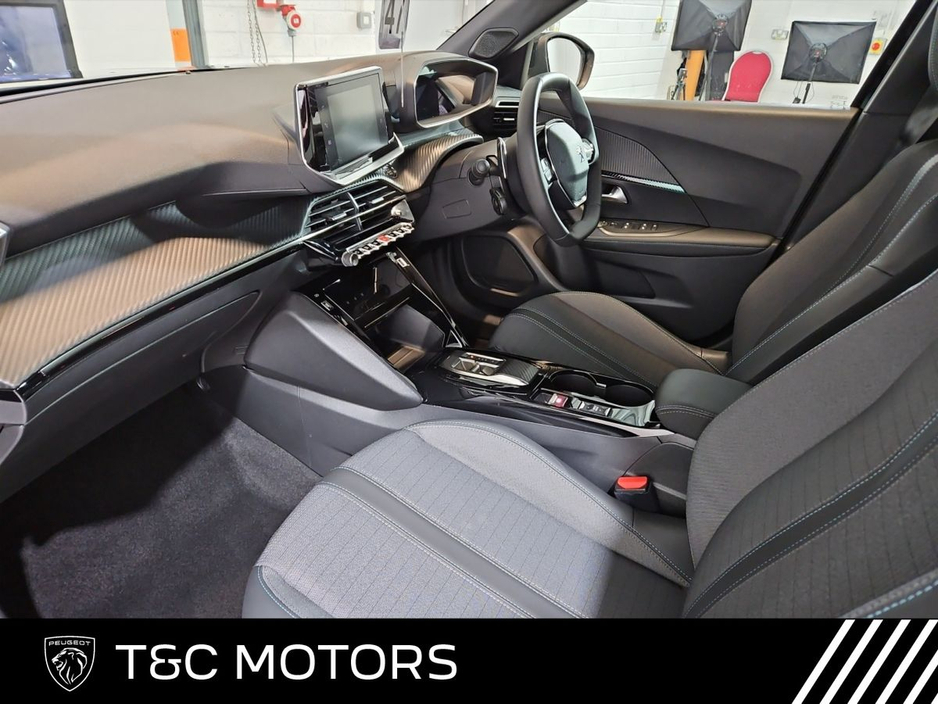 2023 Peugeot 2008 Automatic - Heated Seats - Reversing Camera & Sensors, 18" Diamond Cut Alloy Wheels, Cruise Control, Apple Car Play/Android Auto €27,995