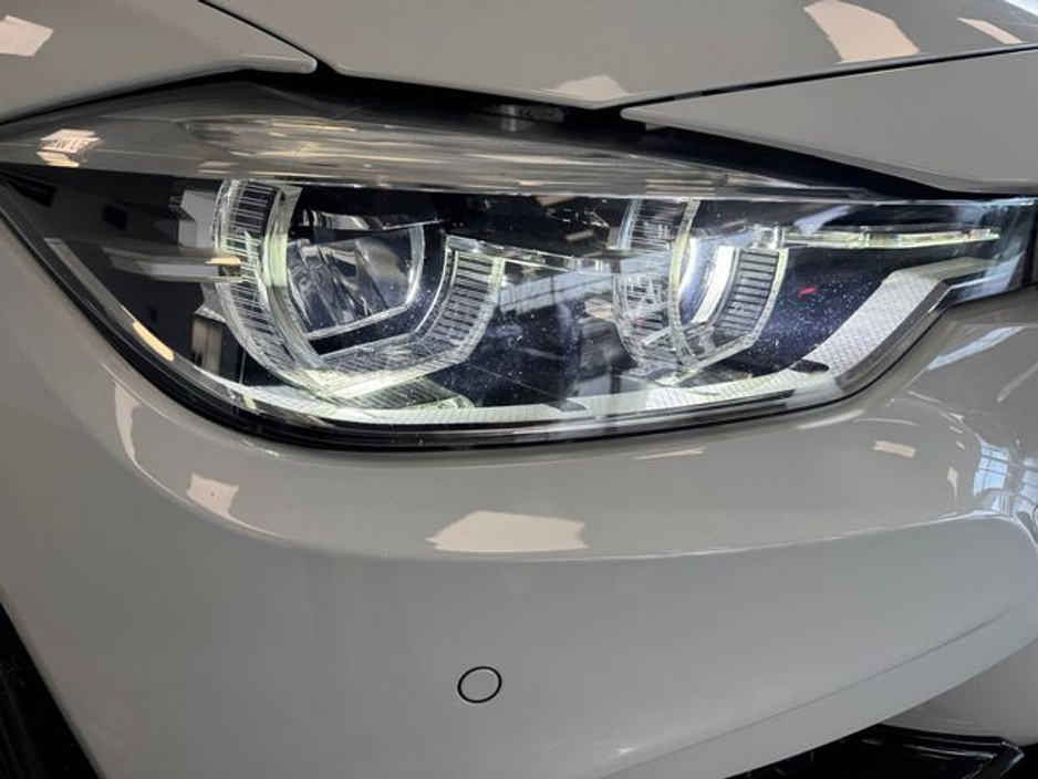 2018 BMW 3 Series - image 20