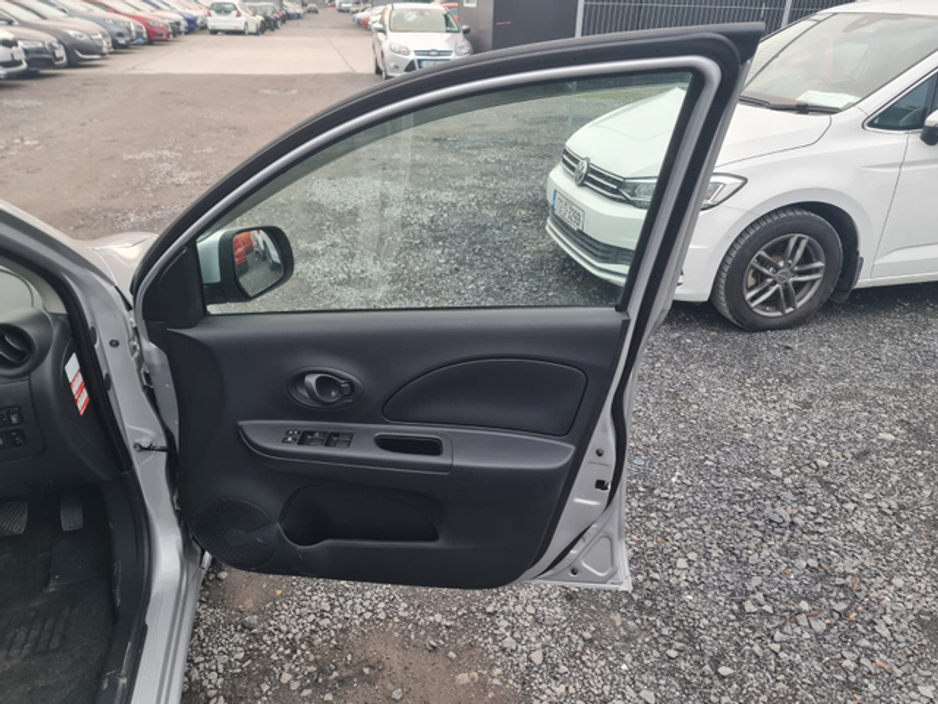 2019 Nissan March - image 9