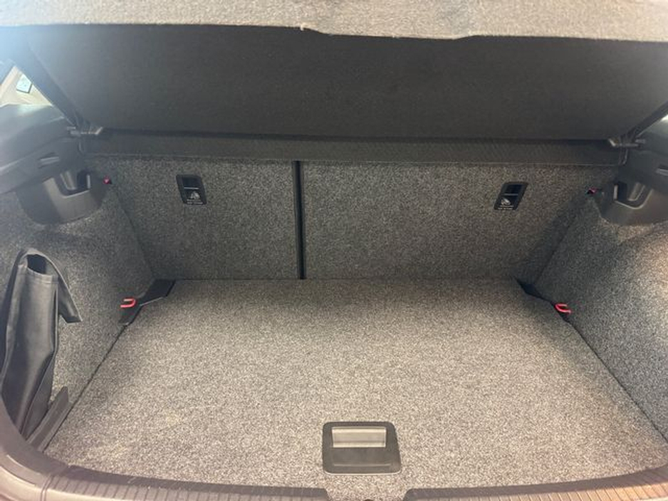 2019 Volkswagen Polo - image 18