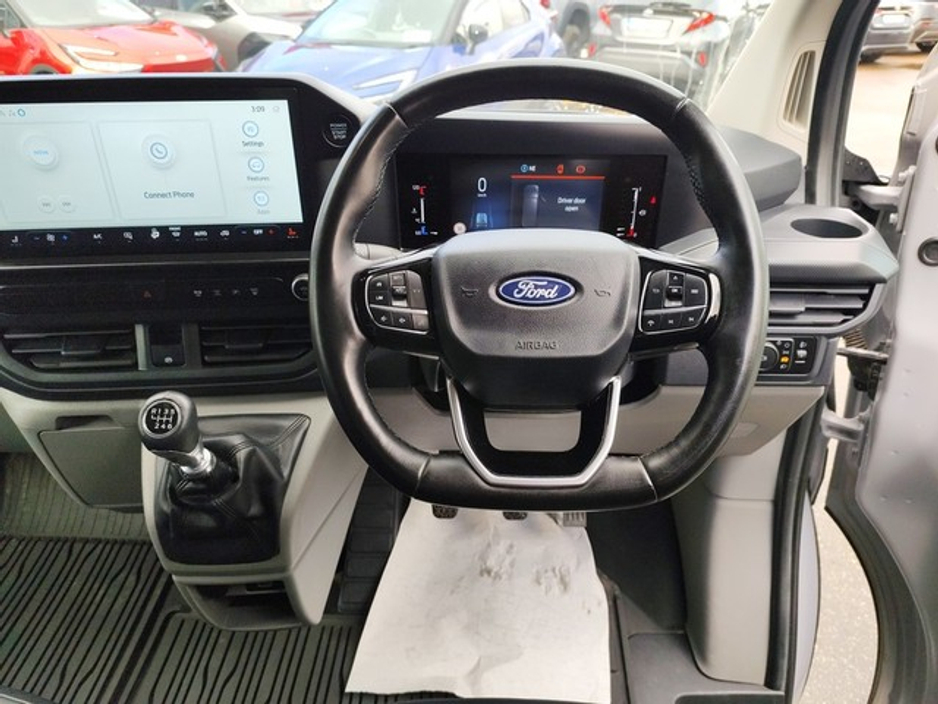 2024 Ford Transit Custom - image 9