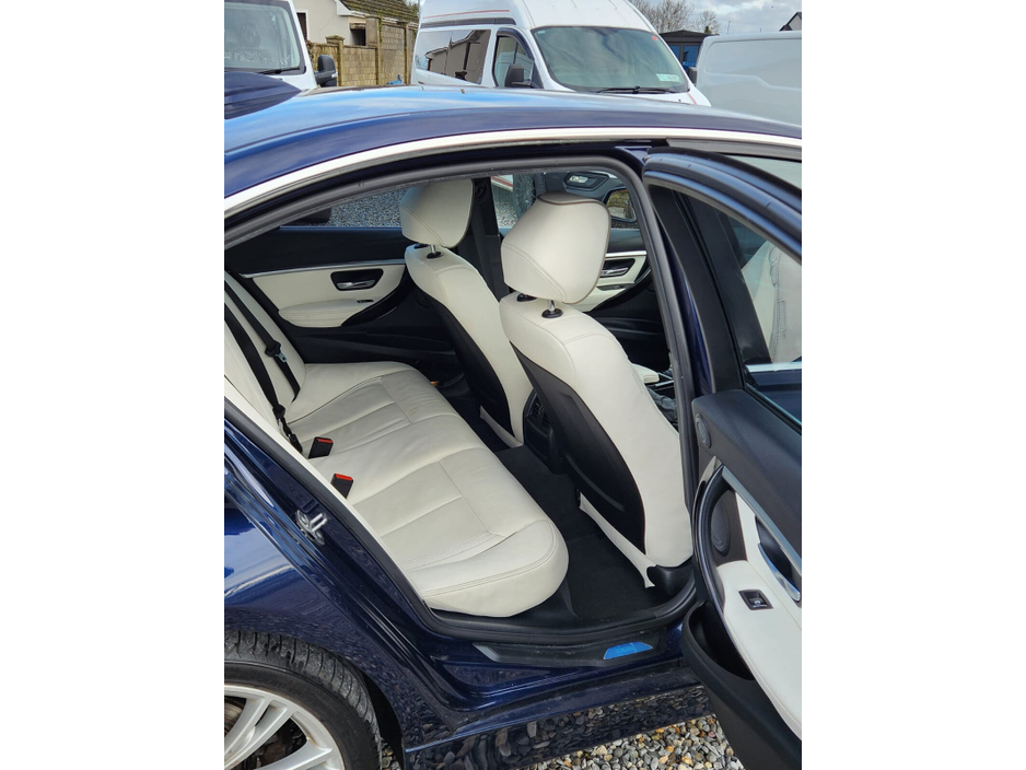 2017 BMW 3 Series 330e SE €17,950