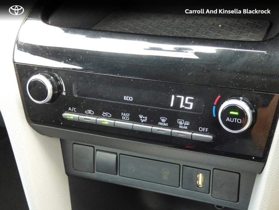 2023 Toyota Yaris Cross Hybrid Luna €26,950