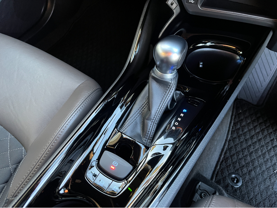 2020 Toyota C-HR SOL AUTOMATIC HYBRID 1.8 PETROL //LOW MILES//HIGH SPEC//HALF LEATHER SEATS//KEYLESS ENTRY//360 PARKING CAMERAS//ADAPTIVE CRUISE CONTROL// €22,950