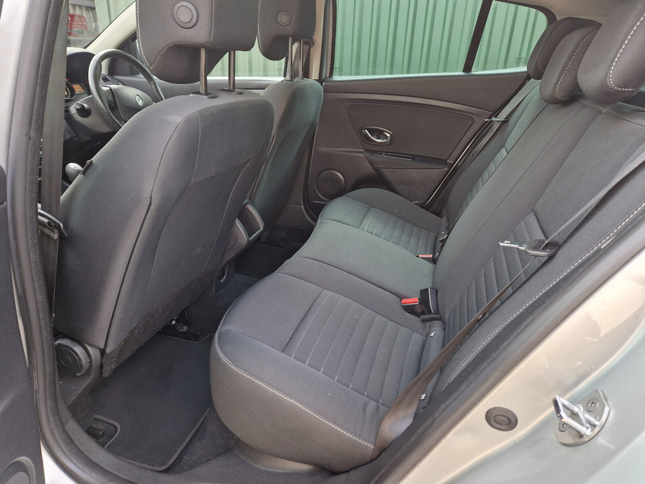 2016 Renault Megane - image 15