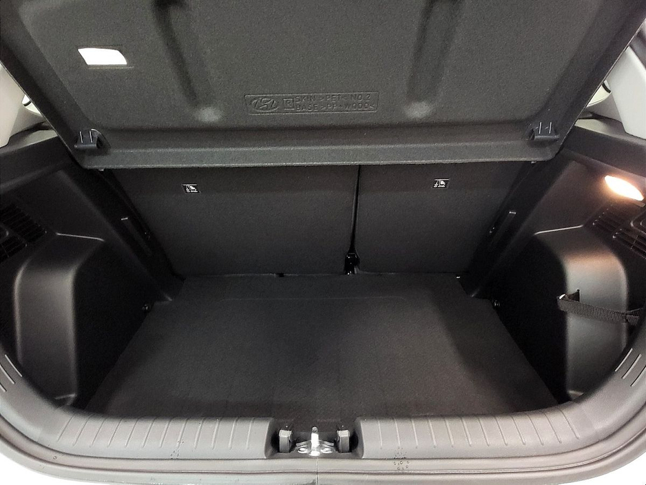 2025 Hyundai i20 - image 10