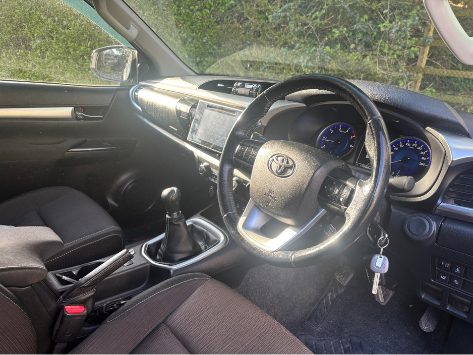 2018 Toyota Hilux - image 15