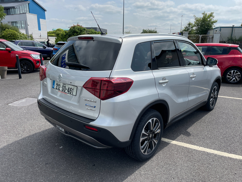 2021 Suzuki Vitara - image 8