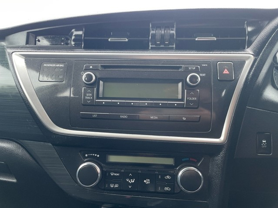 2015 Toyota Auris 1.33 5DR TERRA 4DR €12,888