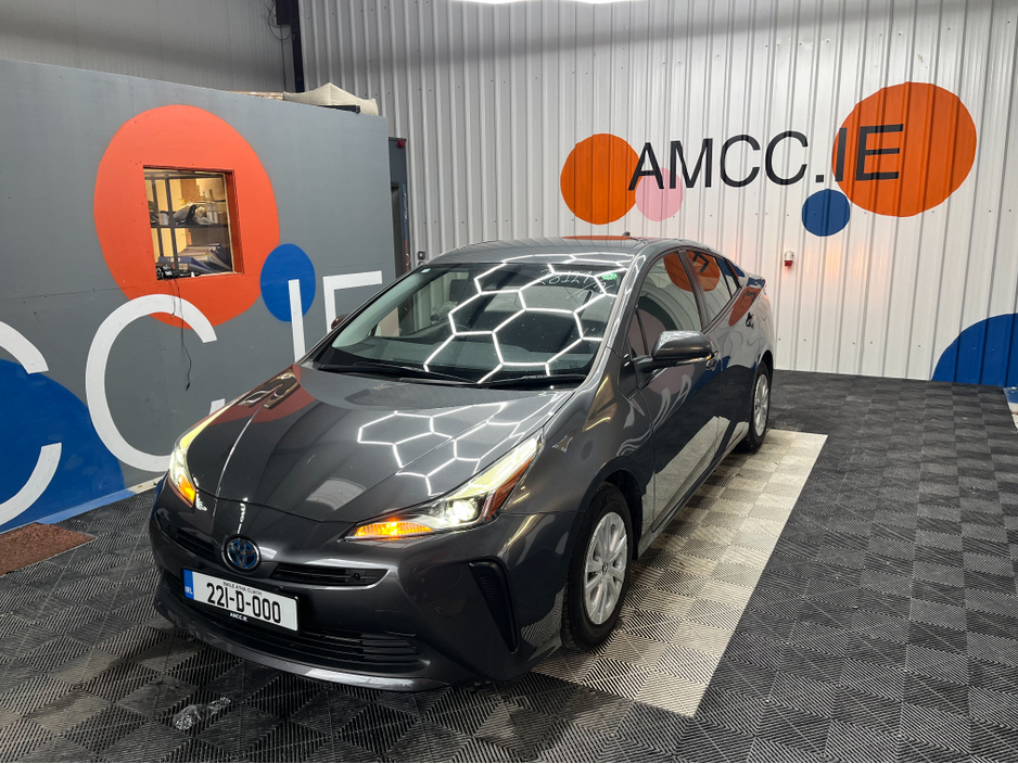 2022 Toyota Prius - image 8