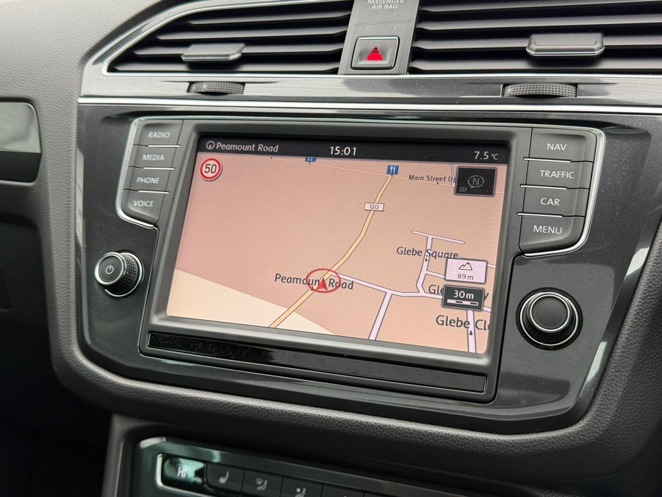 2017 Volkswagen Tiguan - image 28