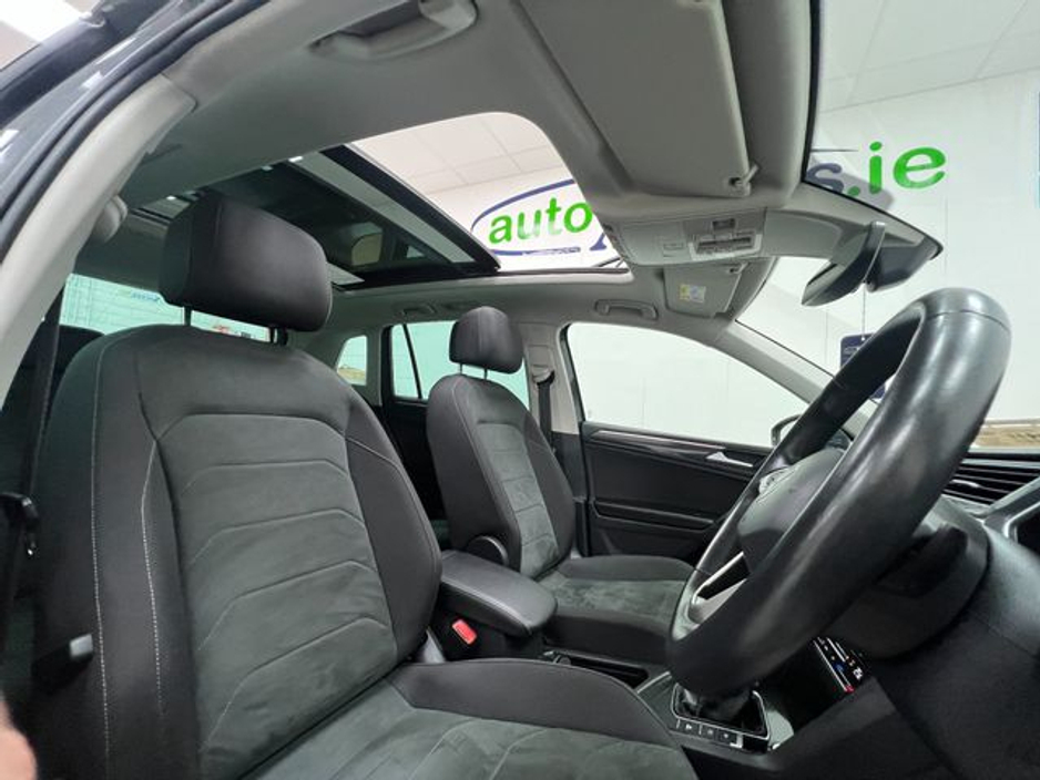 2023 Volkswagen Tiguan - image 42