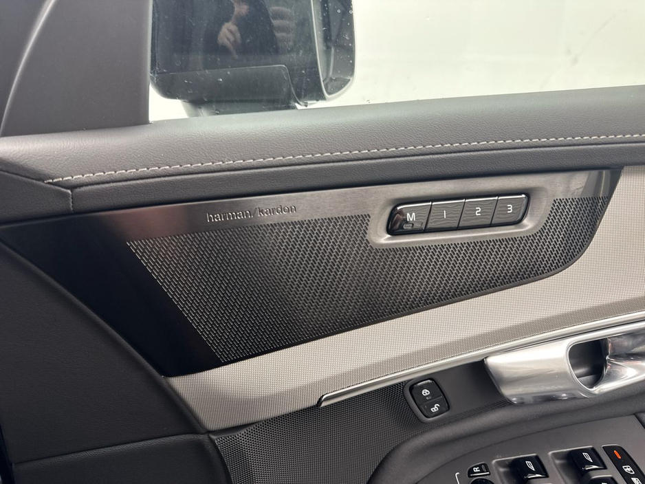 2026 Volvo XC90 - image 24