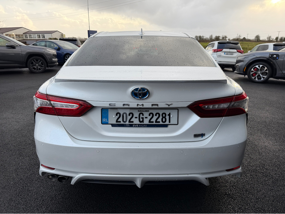 2020 Toyota Camry - image 6