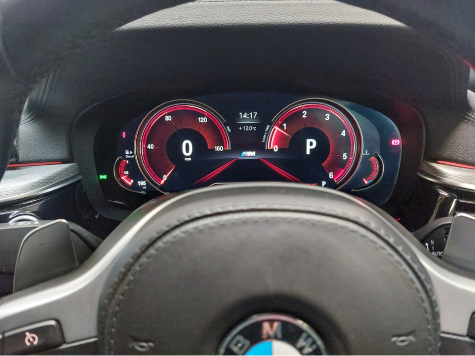 2018 BMW 5 Series - image 10