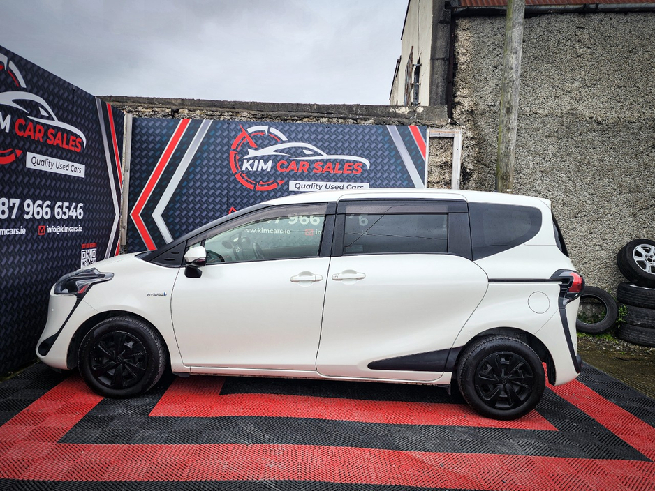 2019 Toyota Sienta - image 9