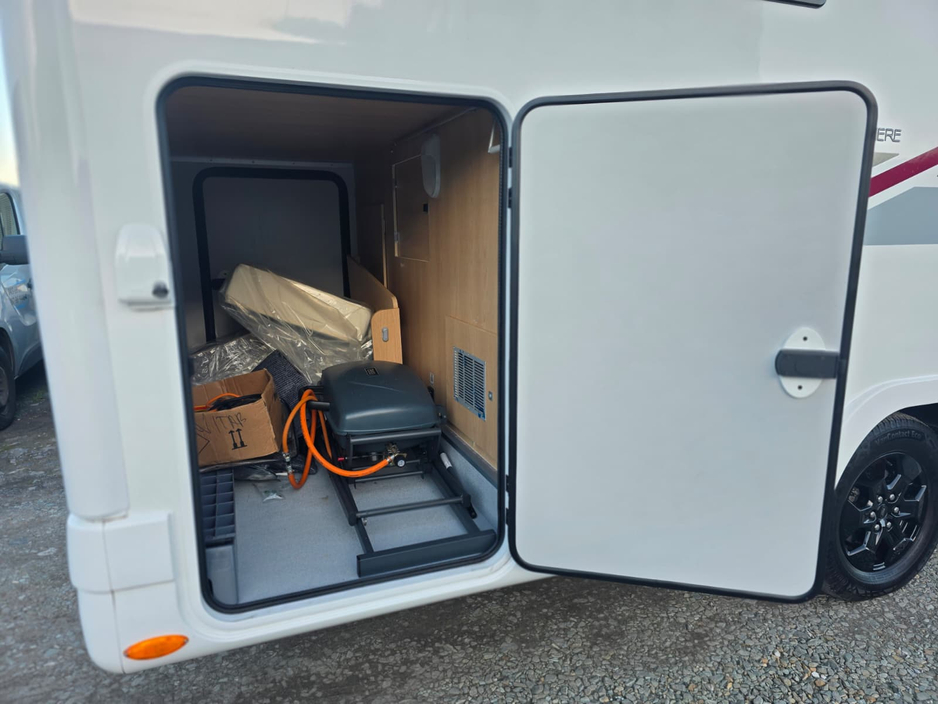 2025 Ford Transit - image 45