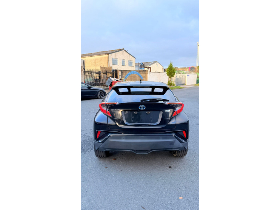 2019 Toyota C-HR 1.8 HYBRID LUNA €22,499