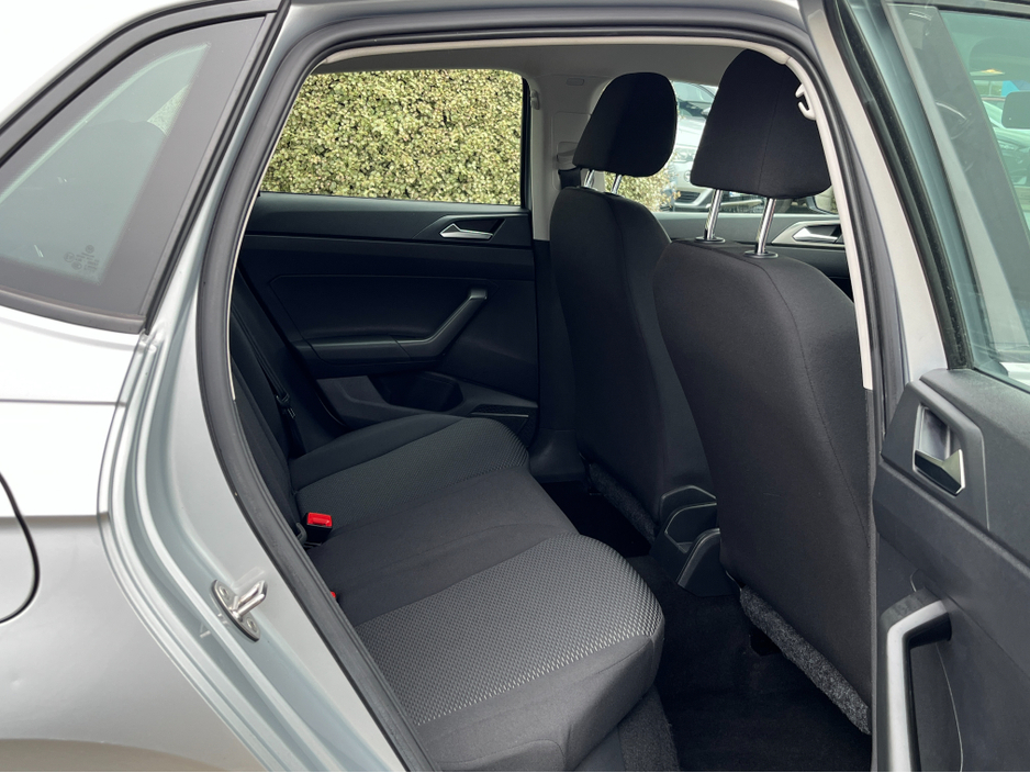 2019 Volkswagen Polo - image 9