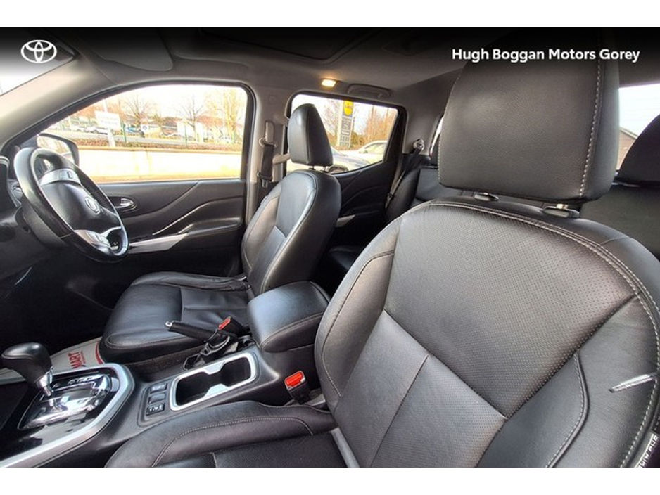 2019 Nissan Navara - image 11